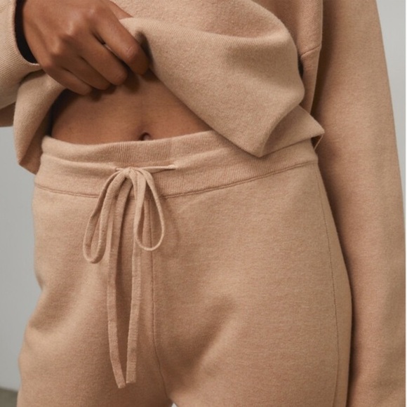 Lunya GOOD IN BED ORGANIC COTTON BLENS Cozy Tan Joggers. Size L - Picture 2 of 11